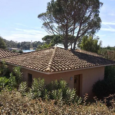 בית נופש Agathos Saint-Raphaël